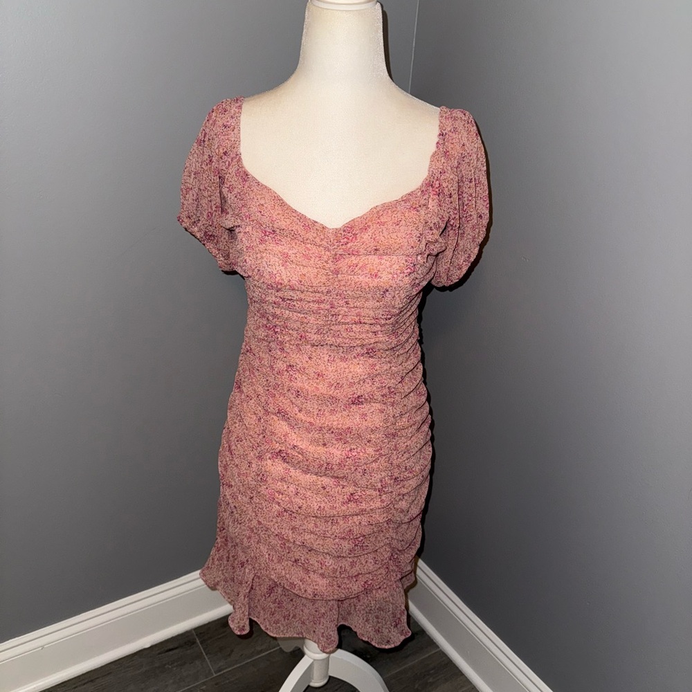 ASTR THE LABEL Ruched Ruffle Mini Dress In Pink Multi Floral size medium - Picture 2 of 8